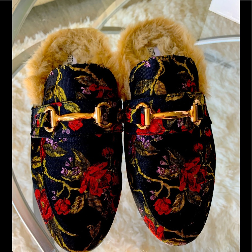 Steve Madden Size 6 Jill Floral Mule Loafer. Excellent pre-like be condition.